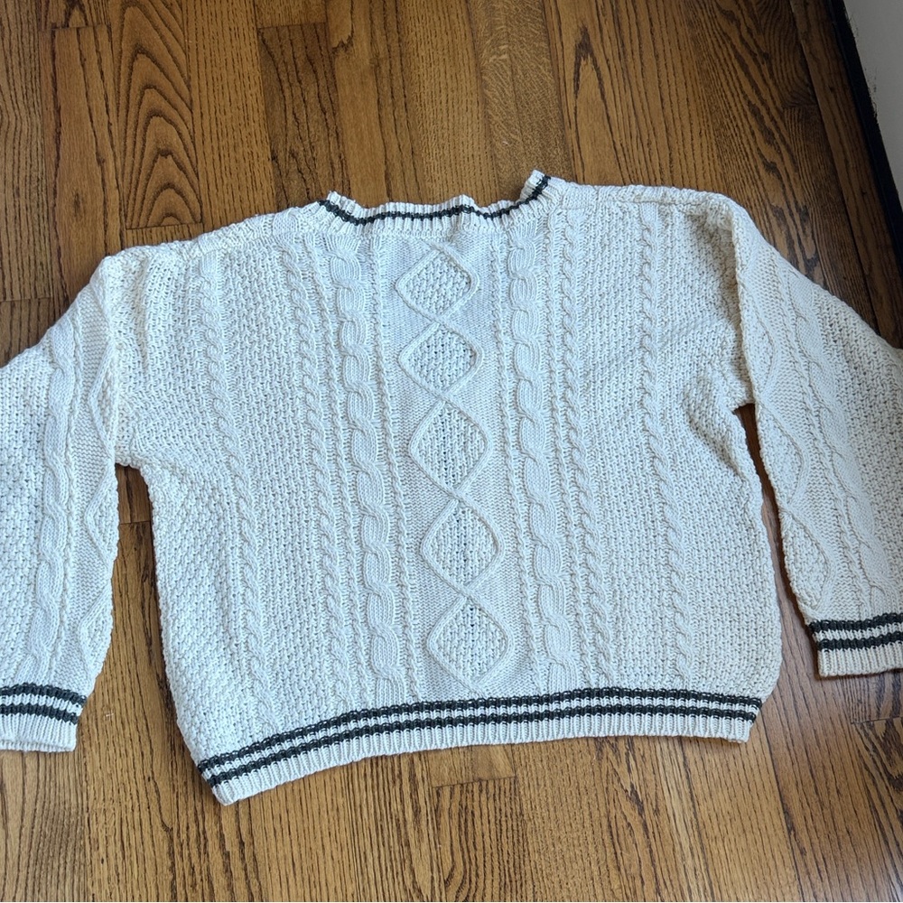 New! Medium/Large Taylor Swift Folklore Cable-Knit V-Cardigan - Picture 5 of 9